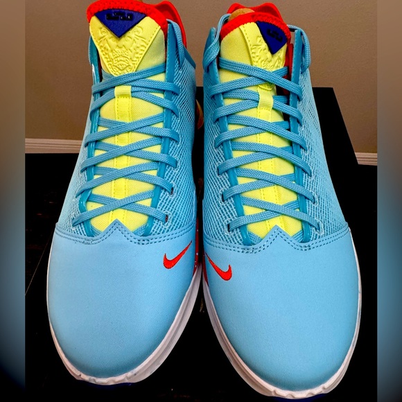 Nike Lebron XIX (19) Low - Blue Chill - New in box - Picture 2 of 3